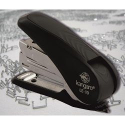   Tűzőgép LE-10 szürke Kangaro (20 lapig, No.10 kapocs) - 50%-kal kevesebb erőkifejtés